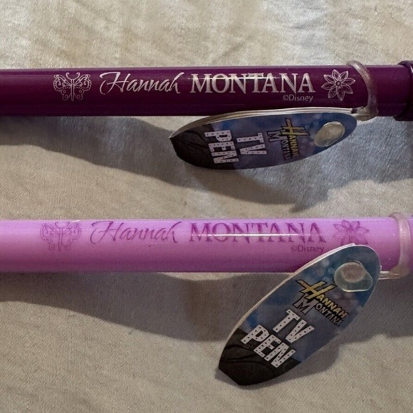 Hannah Montana Miley Cyrus Disney Stationary Set, Two T.V. Pens, and Stickers - Picture 10 of 10